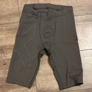 2XU Dark Gray Athletic Shorts